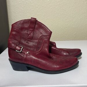 FrancoSarto Waco Women's Short Red Booties. Very Good Condition. Size 7.5 M.